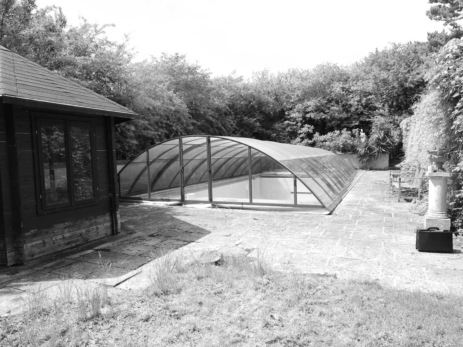 Annex to listed building